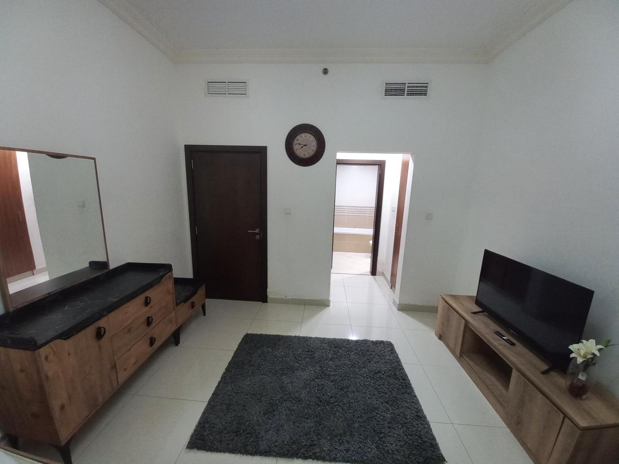 Cute And Small Partitions For Girls In Dubai- Female Guests Only فتيات فقط Apartment *